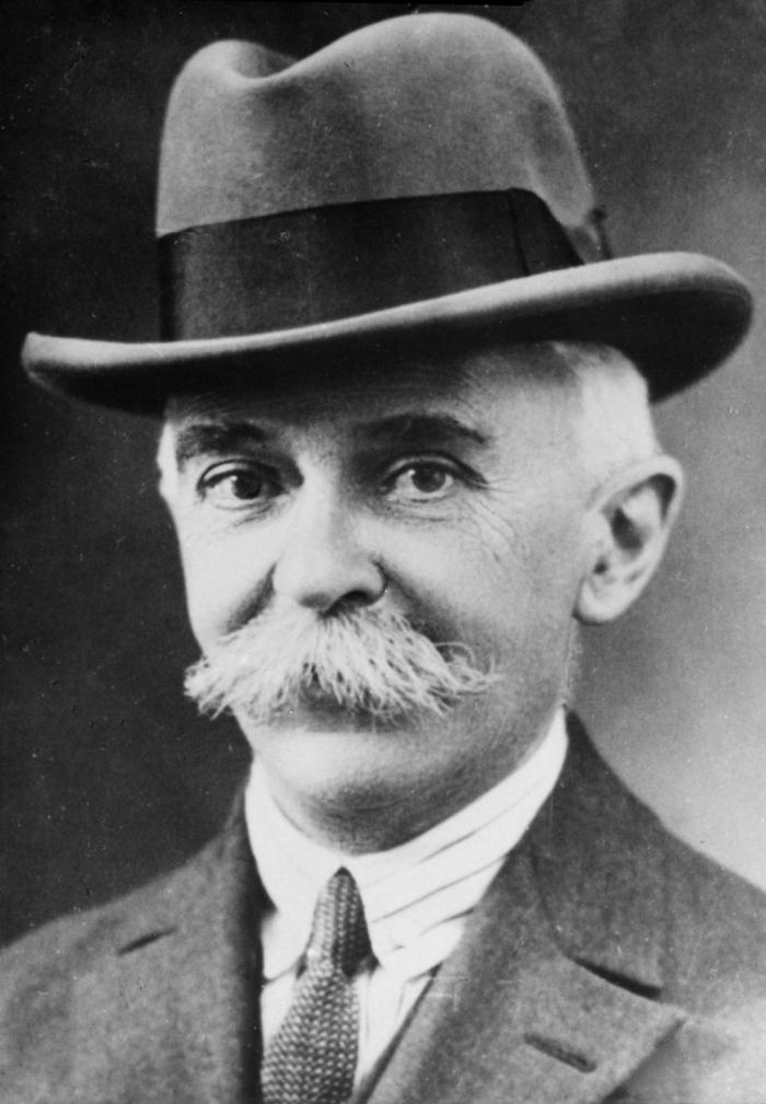 Pierre de Frédy, baron de Coubertin (1863-1937). Pierre de Frédy, baron de Coubertin (1863-1937).