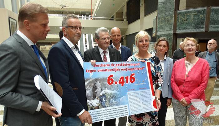 Aanbieden petitie aan Tweede Kamer