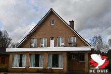Algemeen zicht op de zolderhokken boven het woonhuis.