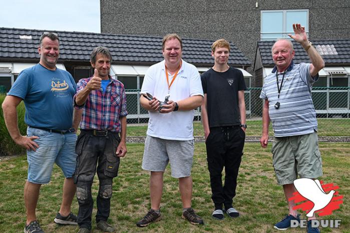 Team Baetens levert een uitzonderlijke prestatie met drie nationale overwinningen in één weekend.