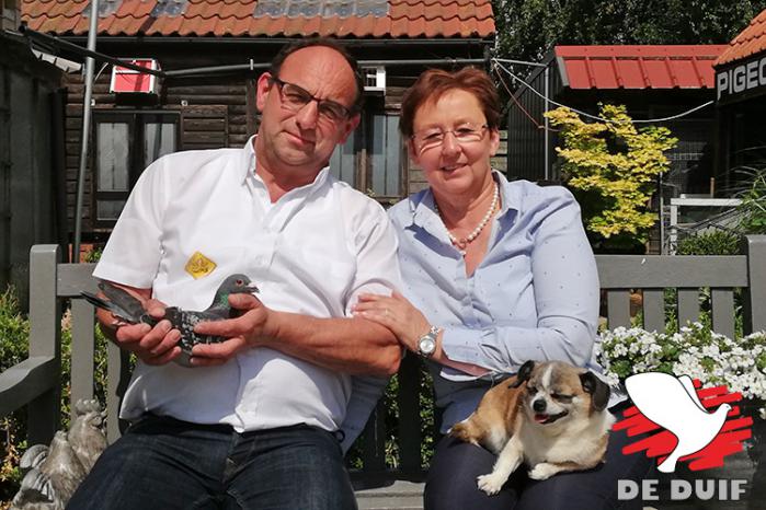 Martin Dhooge en zijn vrouw met de winnaar "Silent King".