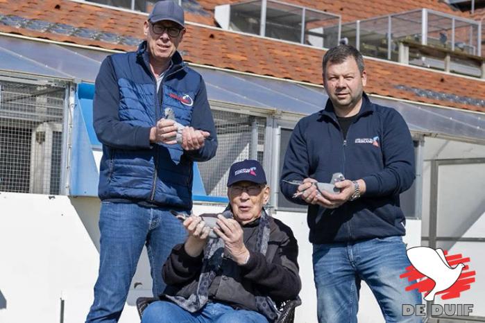 Oliver Sabol wint met Team Eijerkamp de 1e Nat. Argenton en heeft de snelste van alle 37.697 duiven! Oliver Sabol wint met Team Eijerkamp de 1e Nat. Argenton en heeft de snelste van alle 37.697 duiven!