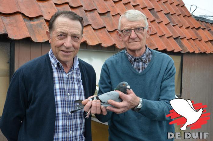 Jos en Jules Engels, tevreden met hun nationale overwinning van Limoges, de 10e al uit hun rijke carrière.