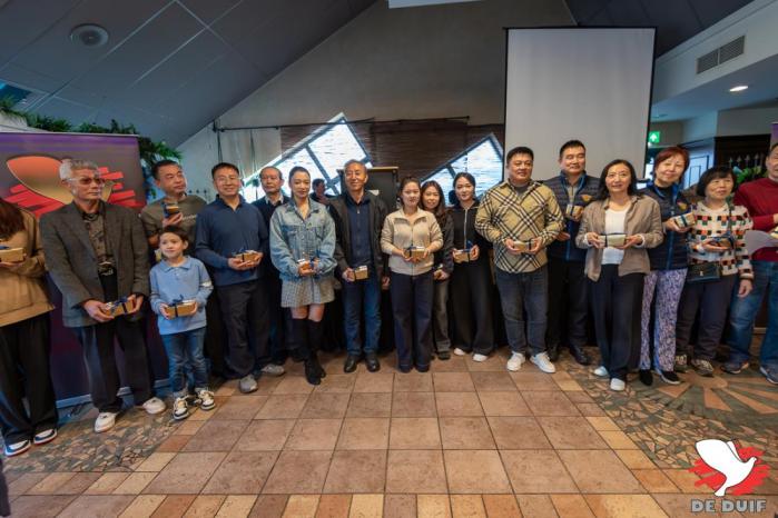 Vele Chinese en andere buitenlandse geïnteresseerden waren zelf of met hun makelaar afgezakt naar Asten om de Golden Ten zelf te kunnen bijwonen.