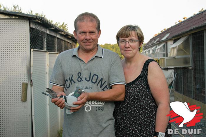 Ingrid Goossens en Jean-Pierre Druart winnen 1e Nationaal Montelimar tegen 4652 oude duiven.