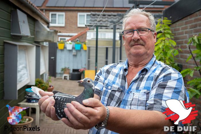 Kees Klink met de St. Vincentwinnares “Lucky”. Fotografie: Falco Ebben/Pigeon Pixels.