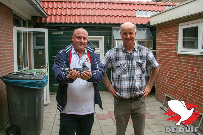 Pieter Woord en zijn compagnon Louw van den Berg winnen 1e Internat. Pau.