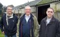 Jaap en Adriaan Scheele met buurman en supporter Simon van Hoeve (l.)