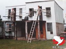 Nostalgie van een kleine 40 jaar geleden toen er hard gespeeld werd. Links vader Urbain (84) en rechts zoon Patrick Lenaerts in zijn jonge jaren.