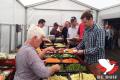 De barbecue is heerlijk ! / The barbecue is delicious!
